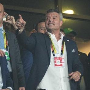 Fenerbah&ccedil;e Başkanı Sadettin Saran'dan uyuşturucu testi i&ccedil;in kan ve sa&ccedil; &ouml;rneği alındı