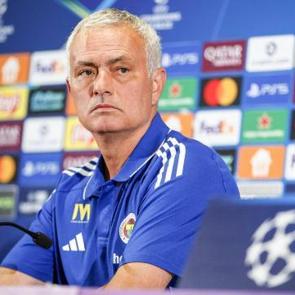 Fenerbah&ccedil;e'nin T&uuml;rk yıldızı Polonya'ya gidiyor: Mourinho'nun prensiydi