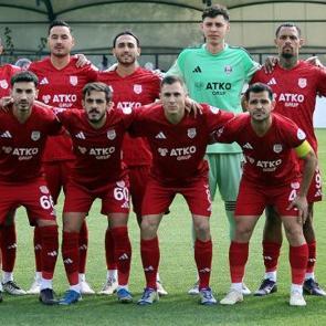 G&ouml;z&uuml;n&uuml; S&uuml;per Lig'e dikmişti! 1. Lig'in liderinde kriz: Oyuncular ihtar &ccedil;ekti