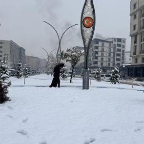 İllerden peş peşe haberler: &Ccedil;ok sayıda yol ulaşıma kapandı!