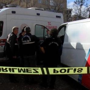 İstanbul-Maltepe'de kargo &ccedil;alışanı ara&ccedil;ta &ouml;l&uuml; bulundu