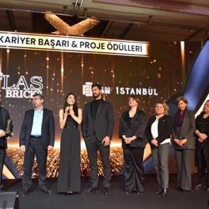 Kanal 7'nin Gelin dizisi &ouml;d&uuml;llere doymuyor! Yılın g&uuml;nl&uuml;k dizisi se&ccedil;ildi