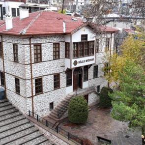 Konya&rsquo;da Şeb-i Arus atmosferi: Sembol mekanlar doldu taştı!