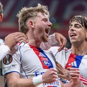 Lyon, Eagles'ı yendi ve liderliğini s&uuml;rd&uuml;rd&uuml;! İşte gecenin sonu&ccedil;ları