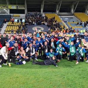 Şampiyonluğa oynayan takıma aynı ma&ccedil;ta 90+6 ve 90+7 darbesi