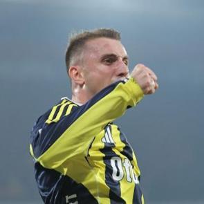 Tedesco sert y&uuml;z&uuml;n&uuml; g&ouml;sterdi: Kerem&rsquo;in tadı ka&ccedil;tı