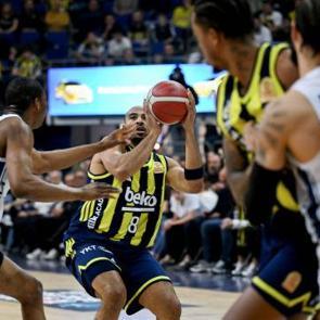 Uzatmalara giden derbiyi Fenerbah&ccedil;e Beko kazandı!