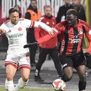 1. Lig ekibi Vanspor'dan g&ouml;r&uuml;lmemiş karar! Hakem i&ccedil;in su&ccedil; duyurusu...