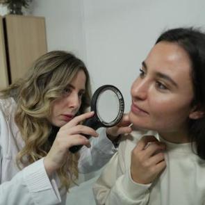 Uzman isim uyardı: Yetişkinler akne sorunuyla karşı karşıya