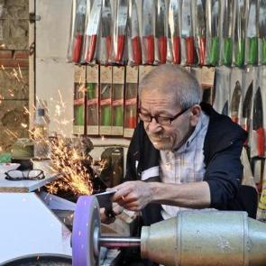 Antalyalı ustanın &ccedil;ırak maaşı teklifini duyan bir daha soruyor!