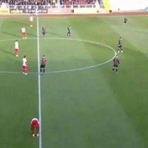 3 aydır maaş alamayan futbolcular isyan bayrağını &ccedil;ekti! Y&ouml;netim ceza kesecek