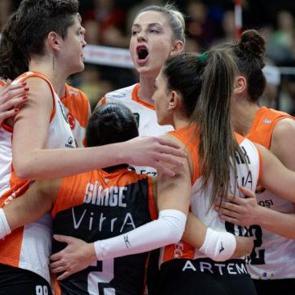 File derbisinde farklı skor! Set vermeden kazandılar