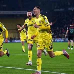 Mert M&uuml;ld&uuml;r bu sezon ilk gol&uuml;n&uuml; attı!