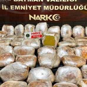 Tam 56 kilo: Otomobilin koltuklarına gizlenmiş halde bulundu!