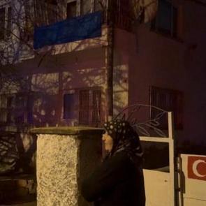 Kayseri'de &ouml;rnek komşuluk! Bir telefon a&ccedil;ılmayınca...