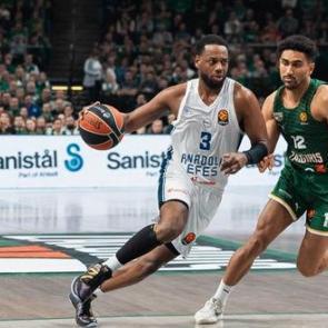 Anadolu Efes'ten muhteşem galibiyet! Deplasmanda 23 sayı fark attı