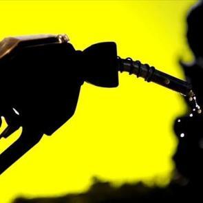 Ara&ccedil; sahipleri dikkat! Benzine indirim geliyor