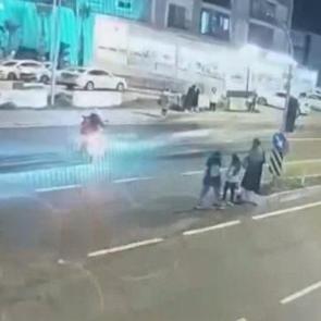Aşırı hız nedeniyle bir kişinin &ouml;l&uuml;m&uuml;ne neden olan s&uuml;r&uuml;c&uuml; yakalandı