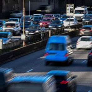 Avrupa Birliği'nden geri adım: Benzin ve dizel ara&ccedil;lar i&ccedil;in yeni karar!