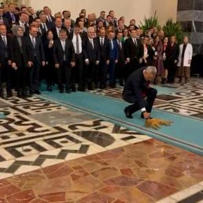 Bakan Memişoğlu ve ekibini g&uuml;l&uuml;mseten davetsiz misafir kamerada