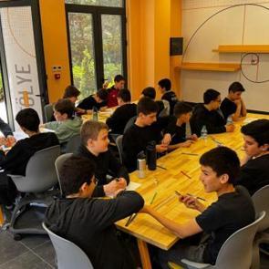 &Uuml;mraniye Belediyesi'nden &ouml;ğrencilere &uuml;cretsiz bilim ve teknoloji eğitimi