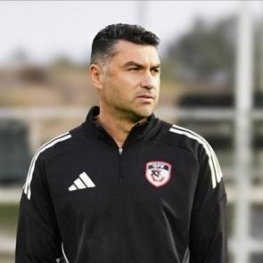 Burak Yılmaz geri d&ouml;n&uuml;yor! 3 g&uuml;n &ouml;nce istifa eden hoca yeniden imza atacak