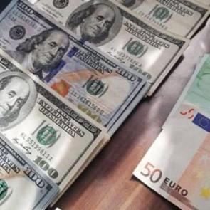 Dolar ve Euro da g&uuml;n&uuml;n ilk fiyatları!
