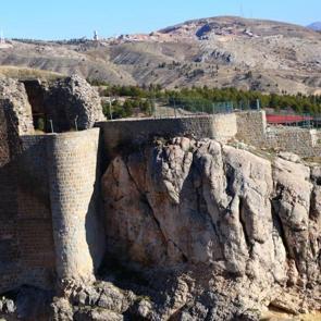 Medeniyetlerin beşiği Harput&rsquo;ta yazdan kalma g&uuml;nler yaşanıyor!