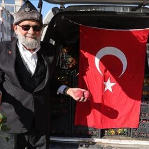 'Elmacı Dede' karlı dağları aştı! 38 saatlik yolculukla Hakkari'ye ulaştı