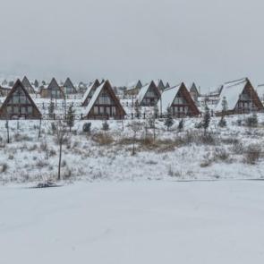 En ekonomik kayak merkezleri arasında! Beyaz &ouml;rt&uuml;yle kaplandı                      