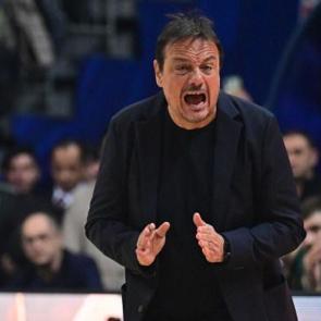 Ergin Ataman'dan Fenerbah&ccedil;e taraftarlarına olay tepki! "10 bin eğitimsiz taraftar"