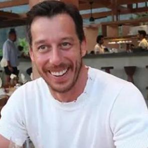 Eser K&uuml;&ccedil;&uuml;kerol aslında kimdir? Eser G&ouml;khan K&uuml;&ccedil;&uuml;kerol neden g&ouml;zaltına alındı?