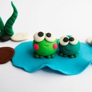 Evde G&uuml;venli Eğlence: &Ccedil;ocuklar İ&ccedil;in Doğal Oyun Hamuru