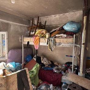 Akılalmaz g&ouml;r&uuml;nt&uuml;! Eve giren ekipler şoke oldu