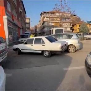 Kırıkkale'de film sahnelerini aratmayacak anlar: Ehliyetsiz s&uuml;r&uuml;c&uuml;n&uuml;n faturası ağır oldu