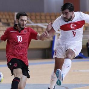 Milli Takım, Kocaeli'de 5 golle kaybetti