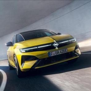 Opel yeni Astra modeli g&ouml;r&uuml;c&uuml;ye &ccedil;ıktı