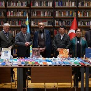 Rami K&uuml;t&uuml;phanesi&rsquo;nde &ldquo;Kazakistan Bilim ve Edebiyat K&ouml;şesi&rdquo; a&ccedil;ıldı