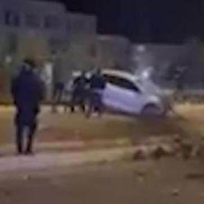 Şanlıurfa'da iki otomobil kafa kafaya &ccedil;arpıştı: 1 &ouml;l&uuml;, 1 yaralı