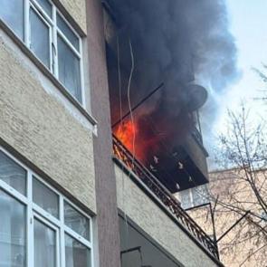 Sinop'ta korkutan yangın: Binadakiler tahliye edildi!