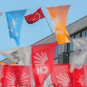 Son dakika: &Ouml;zg&uuml;r &Ouml;zel'in skandal hamlesine AK Parti'den sert tepki!