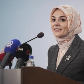 Sosyal medya d&uuml;zenlemesi yolda! Bakan duyurdu! Yakın zamanda hayata ge&ccedil;ireceğiz