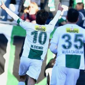 S&uuml;per Lig'in efsanesi 2. Lig'de liderliği aldı