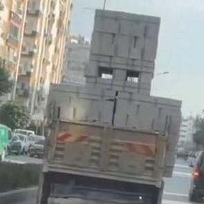 Trafikte g&ouml;renler şoke oldu: S&uuml;r&uuml;c&uuml;ye ceza yağdı!