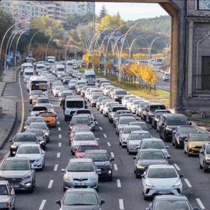 T&Uuml;İK toplam ara&ccedil; sayısını a&ccedil;ıkladı: 33 milyonu aştı!