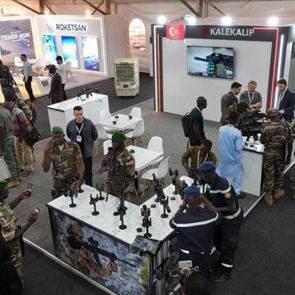 T&uuml;rk firmaları kapıyı a&ccedil;tı, Afrika'daki savunma buluşması b&uuml;y&uuml;yor