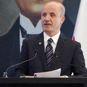 &Uuml;niversiteler 3 yıla mı d&uuml;ş&uuml;yor? Y&Ouml;K Başkanı &Ouml;zvar 'Bir ilk' diye duyurdu