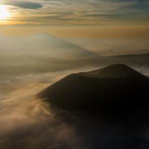 Doğa harikası Meke G&ouml;l&uuml;'nde sis g&uuml;zelliği