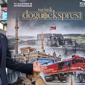 Bakan Uraloğlu, Turistik Doğu Ekspresi'nin yeni sezondaki ilk seferini uğurladı