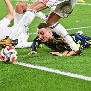 Derbide g&ouml;zden ka&ccedil;an anlar! Ma&ccedil;ı g&ouml;lgede bıraktı